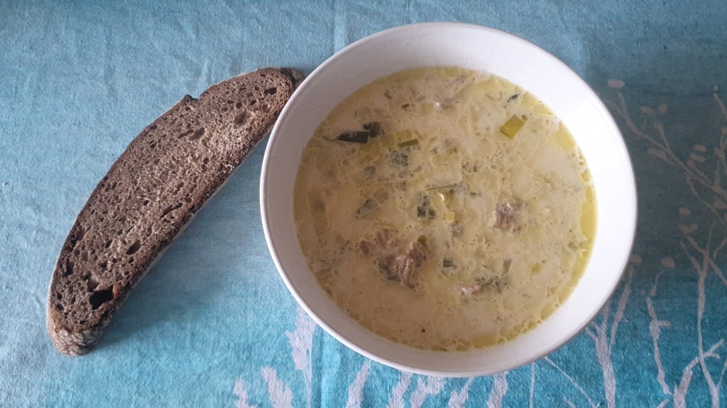 Suppe mit Brot
