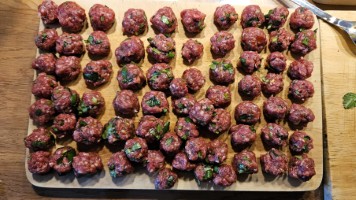 rohe Fleischbällchen