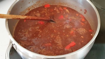 Gulasch vor dem Garen