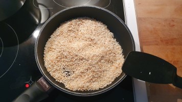 Roasted Rice in der Pfanne