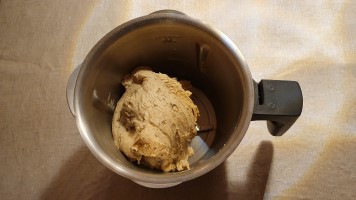 frisch gekneteter Teig