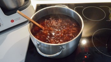 fertig gekochtes Pflaumenmus, nicht püriert