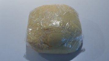 fertiger Teig in Folie