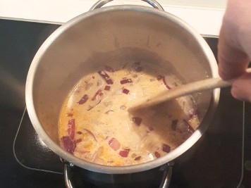 fertige Erdnusssoße