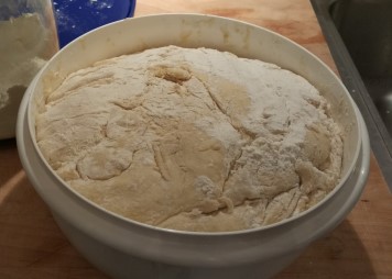 aufgegangener Hefeteig