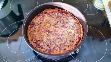 fertiger Zwiebelkuchen