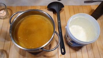Linsensuppe püriert und Joghurt